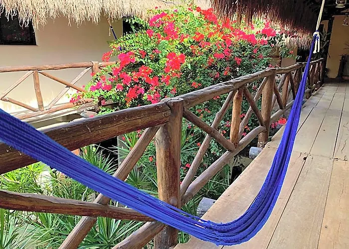 Lo Nuestro Petit Tulum