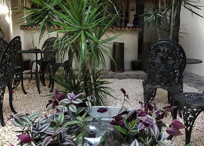 Lo Nuestro Petit Hotel 3*