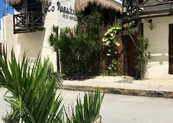 Hotel Lo Nuestro Petit