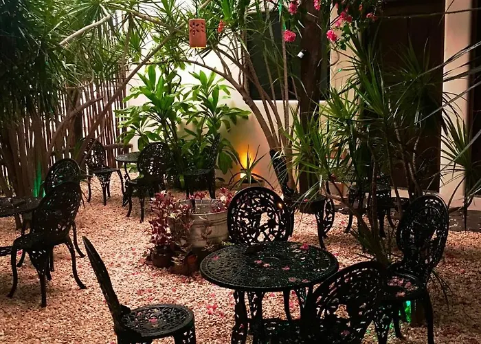 Lo Nuestro Petit Tulum