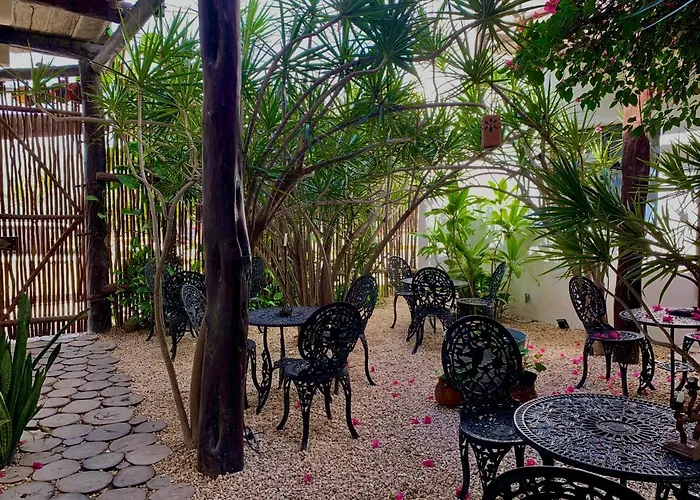 Lo Nuestro Petit Hotel 3*